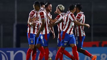 El 11 inicial de las Chivas para enfrentar a Monterrey