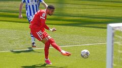 Sevilla&#039;s Moroccan forward Youssef En-Nesyri kicks the ball in an attempt to score during the Spanish League football match between Real Sociedad and Sevilla FC at the Anoeta stadium in San Sebastian on April 18, 2021. (Photo by ANDER GILLENEA / AFP)