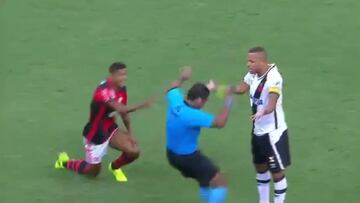 Infame piscinazo del árbitro... ¡y Luis Fabiano fue expulsado!