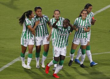 Clásico entre los equipos de Medellín por la fecha 7 del grupo B de la Liga Femenina. 2-1 para el verde.