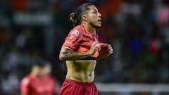 Tras polémico tuit, Carlos Salcedo fue sancionado por la Comisión Disciplinaria