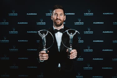 Lionel Messi es el único futbolista que ha recibido el Laureus a Mejor Deportista Masculino, un galardón que ganó por primera vez en 2020, compartiéndolo con Lewis Hamilton, y de nuevo en 2023, ya en solitario. Convirtiéndose en el primer deportista de un deporte colectivo en conquistar este galardón en más de una ocasión.