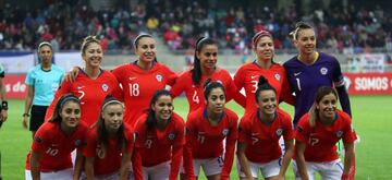 Chile debió trabajar cada uno de los puntos que, en su propia casa, le permitieron acceder al Mundial por primera vez. Tras empatar con Paraguay (1-1) y Colombia (1-1), venció a Uruguay (1-0) y Perú (5-0) para terminar segunda en el Grupo A. Su única caída fue en la fase final ante Brasil (1-3), y un empate ante Colombia (0-0) las obligo a vencer a las argentinas Argentina en el cierre para aspirar al pasaje directo.Las chilenas golearon a la Albiceste por 4-0 y consagrarse subcampeones de América.
