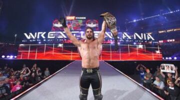 En WrestleMania 31, Seth Rollins venció a Brock Lesnar.