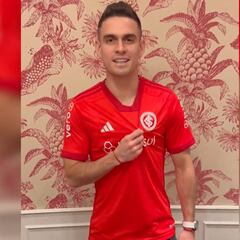 Santos Borré saluda a todos “Los Colorados” de Internacional