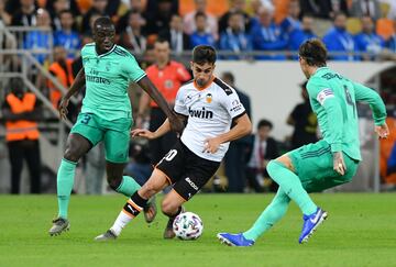 Ferrán Torres, Sergio Ramos y Mendy.