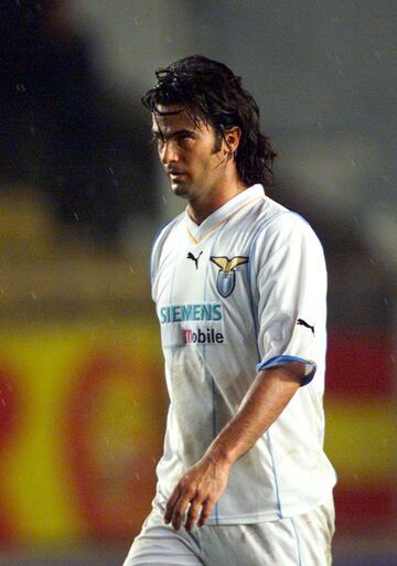 El fútbol italiano y la nandrolona tenían una extraña relación en 2001. Otro caso más a añadir al listado: Fernando Couto fue sancionado durante 9 meses cuando era jugador y compañero de Jaap Stam en el Lazio .El central portugués negó haber consumido dicha sustancia, pero el contranálisis confirmó el positivo de Couto. Tras la sanción, jugó otros 7 años en Italia, con la camiseta del Lazio (hasta 2005) y tres temporadas con la elástica del Parma.