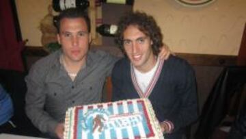 Ra¨²l Baena, junto a Rafa Cuenca, presidente de su pe?a.