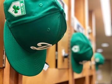 Esta fue la gorra que usaron hoy los Dodgers por St. Patrick's Day.