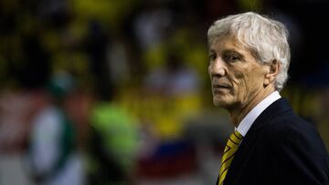 Jos&eacute; P&eacute;kerman, director t&eacute;cnico de la Selecci&oacute;n Colombia, durante el partido ante Paraguay por Eliminatorias