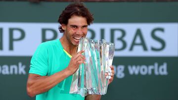 Rafa Nadal celebra su victoria en el Masters 1.000 de Indian Wells despu&eacute;s de superar en la final al argentino Juan Martin Del Potro.