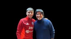 “Siempre soñé que mi hijo conociera mi ídolo, Iván Zamorano; gracias vida por esta foto”