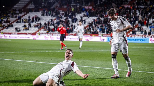 La Batalla en el Carlos Belmonte: Albacete Domina a un Málaga Nervioso La Batalla en el Carlos Belmonte: Albacete Domina a un Málaga Nervioso