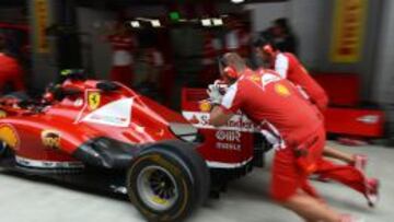 El Ferrari sufrió un problema en el cambio en la primera sesión libre de India.