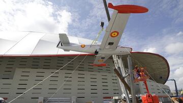 Aeronave instalada en el Wanda Metropolitano.