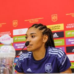 “El físico del atletismo me sirve con La Roja”