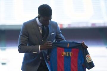 El francés fue aclamado por los aficionados que estuvieron presentes en el Camp Nou.
