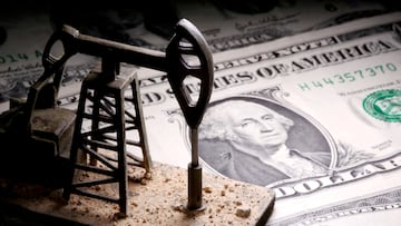 El precio del crudo cae. Te compartimos los precios del barril de petr車leo Brent y el West Texas Intermediate (WTI) hoy, 19 de mayo.