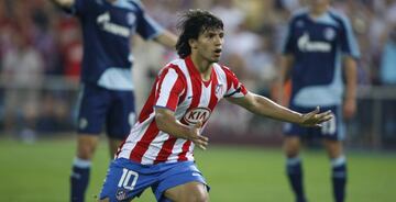 Agüero marcó de cabeza en el Atlético-Schalke.