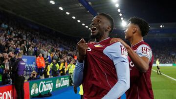Soccer Football - Premier League - Leicester City v Aston Villa - King Power Stadium, Leicester, Britain - April 4, 2023 Aston Villa's Bertrand Traore celebrates scoring their second goal with Ollie Watkins Action Images via Reuters/Andrew Boyers EDITORIAL USE ONLY. No use with unauthorized audio, video, data, fixture lists, club/league logos or 'live' services. Online in-match use limited to 75 images, no video emulation. No use in betting, games or single club /league/player publications. Please contact your account representative for further details. TPX IMAGES OF THE DAY