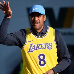 Tony Finau tendrá como caddie... al dueño de los Utah Jazz