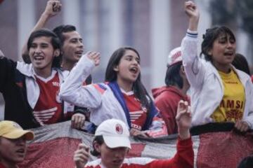 Hinchas festejan cumpleaños de Santa Fe en donde todo inició