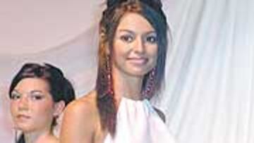 <b>MISS MELILLA</B>. Farah fue segunda dama de honor en el concurso Miss España.