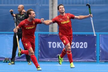 Empate ag¨®nico de la selecci¨®n de hockey hierba frente a Australia para acceder a la siguiente ronda (1-1). Pau Quemada marc¨® el gol tras un penalti c¨®rner.