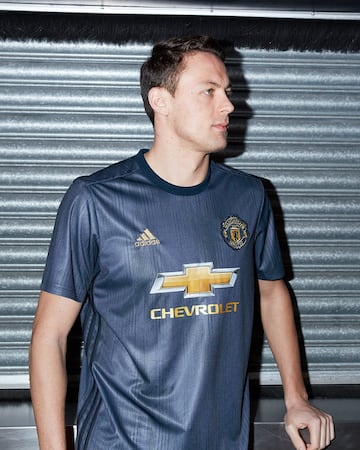 Manchester United presenta su nuevo uniforme