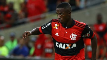 Soccer Football - Brasileiro Championship  - Brazil&#039;s Flamengo v Brazil&#039;s Atletico Mineiro - Maracana Stadium, Rio de Janeiro, Brazil - 13/5/17 - Vinicius Junior of Flamengo in action. REUTERS/Pilar Olivares