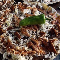 La tlayuda más grande del mundo se preparó en México: Oaxaca rompe Récord Guinness en Guelaguetza 2025