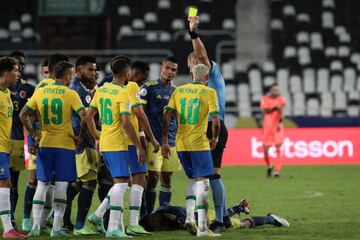 Colombia perdió 2-1 ante Brasil en un encuentro marcado por la polémica. Luis Díaz abrió el marcador, Roberto Firmino empató y Casemiro marcó el gol del triunfo en la última jugada del partido. 