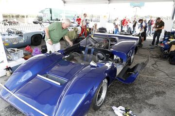 Tercera edici車n de la reuni車n y exhibici車n de autom車viles cl芍sicos en el circuito del Jarama