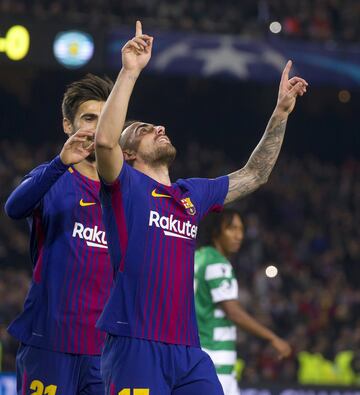 1-0. Paco Alcácer celebró el primer gol.