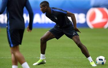 Lloris and Deschamps play down favourites tag