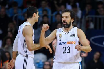 Sergi Llull celebra una canasta. El capitn meti 10 de sus 12 puntos en un segundo cuarto que lanz al Madrid.
