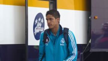 TOCADO. Varane lleva parado 20 días por dolor en su rodilla derecha.