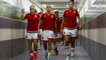 Las jugadoras de la Sub-17 afrontan el difícil choque ante Japón con máxima concentración.