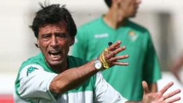 <strong>ESTRENO.</strong> Chaparro dirigió hoy su primer entrenamiento como técnico del primer equipo del Betis.