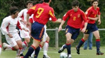 Cesc Fabregas (España) fue la gran estrella del Mundial del 2003, llevando a España al subcampeonato. Luego fue campeón del Mundo adulto en 2010, estrella en Arsenal, Barcelona y ahora en Chelsea.