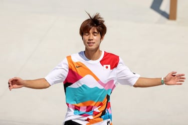 Tony Hawk alucina con Yuto, primer oro olímpico en skate