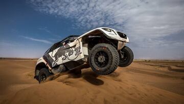 Sólo Al-Attiyah impide que Sainz gane en Marruecos