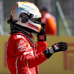 Vettel se hace con la pole con Kimi 2º, Alonso 7º y Sainz 9º