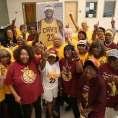 El club de las abuelas de LeBron: “Huele mejor que mi marido…”
