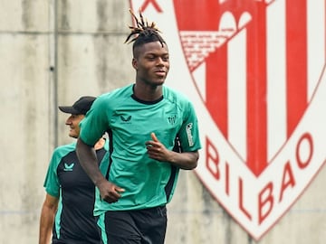 Nico Williams, durante un entrenamiento en Lezama.