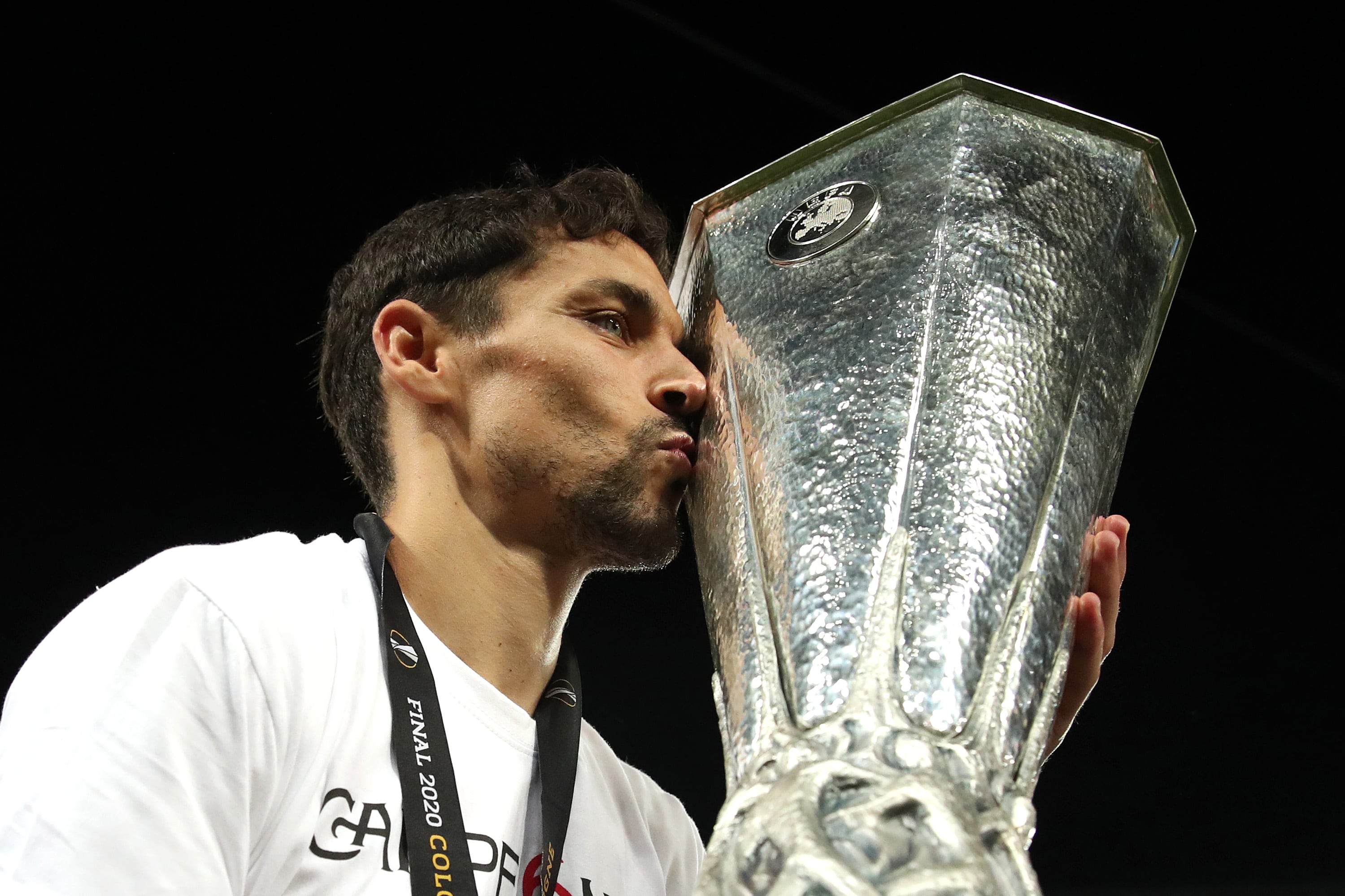 El historial de Jesús Navas con el Sevilla ha sido impresionante. Ha ganado dos Copas de la UEFA (2006 y 2007), una Supercopa de Europa (2006), dos Europa League (2020, 2023), dos Copas del Rey (2007, 2010) y una Supercopa de España (2007).