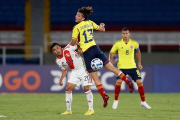 Colombia derrotó a Perú en su segundo partido del campeonato, sumando así sus primeros tres puntos.
