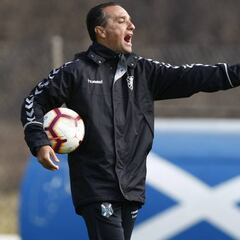 Oltra: "Si jugamos a no encajar, igual perdemos la identidad"