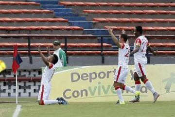 Morelo y Caicedo anotaron los goles del partido.