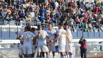 El Marbella celebrando uno de sus cuatro gols.